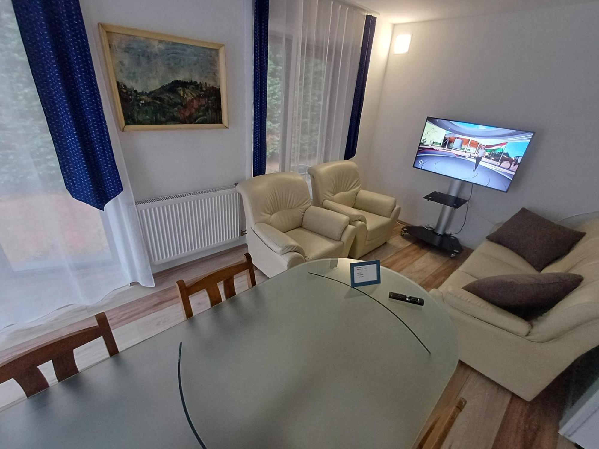Villa Vamus Vendeg- Es Rendezvenyhaz Vamosszabadi Ngoại thất bức ảnh